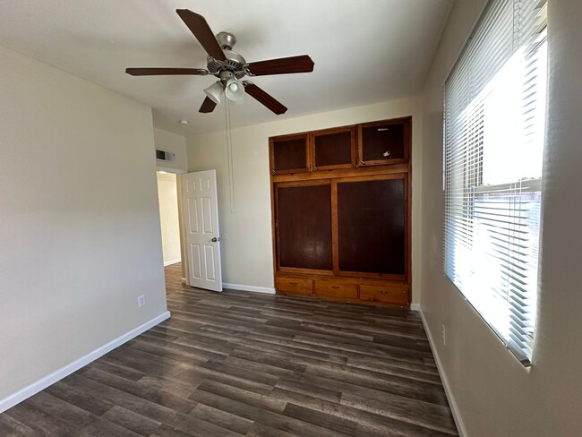 Building Photo - Beautifully Remodeled 2 Bed 1 Bath House