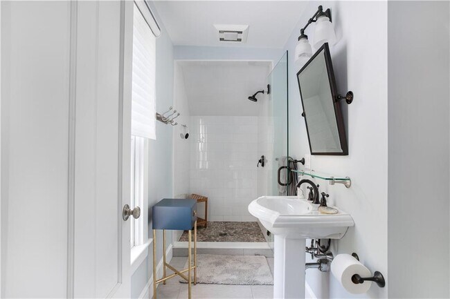 Building Photo - 96 3rd St