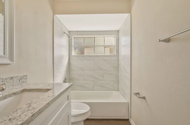 Building Photo - 6508 Spring Glade Ct