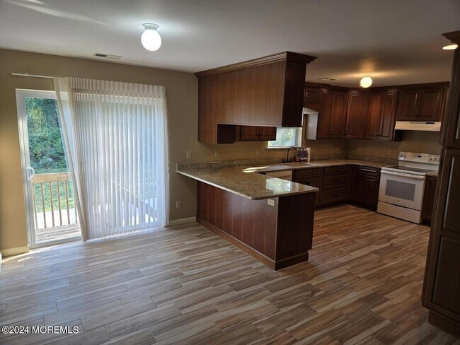 Building Photo - 16 Letts Landing Rd