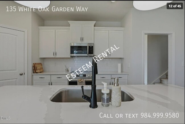 Building Photo - 135 White Oak Gdn Wy