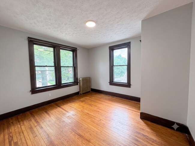 Building Photo - 1258 Agnes Pl