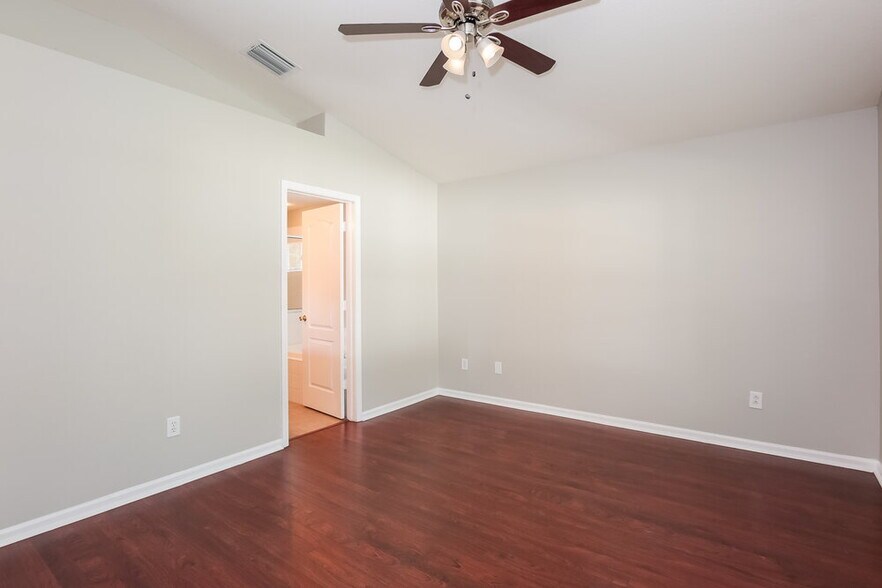 Building Photo - 10302 Soaring Eagle Dr