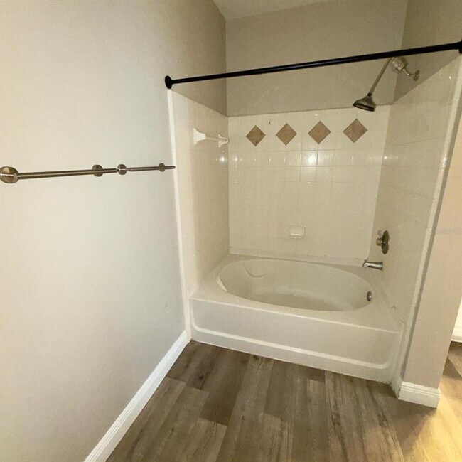 Building Photo - 12861 Madison Pointe Cir