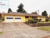 Building Photo - 1029 C St