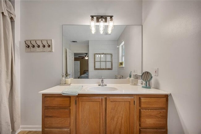 Building Photo - 313 Ridge Hill Cir