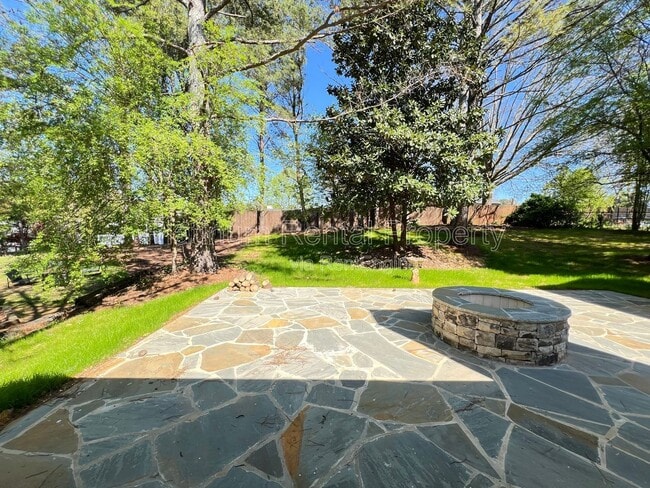 Building Photo - 1331 Buttercup Ct