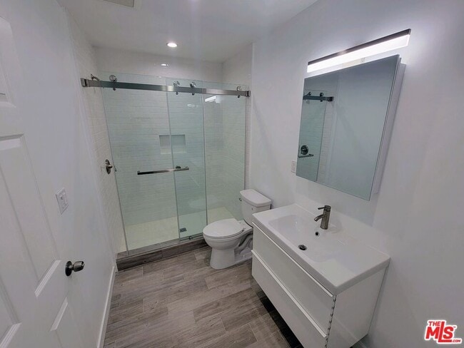 Building Photo - 825 Broadway St