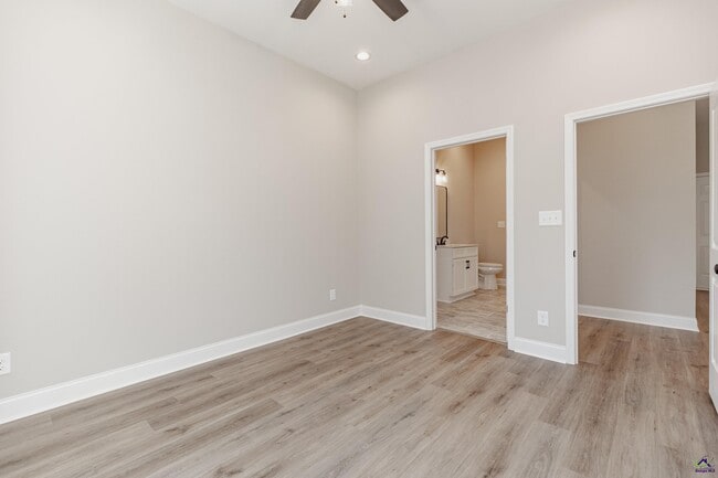 Building Photo - 1013 Northside Dr