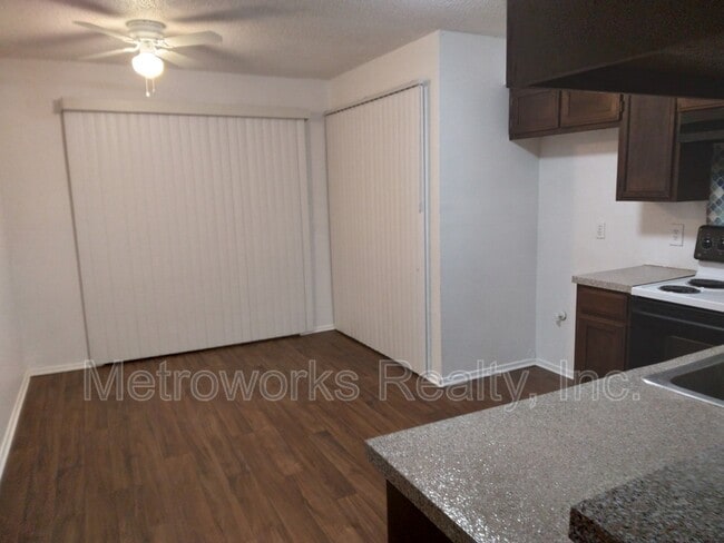 Building Photo - 218 Pine Meadow Dr