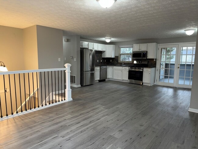 Building Photo - 1177 Hilton Dr