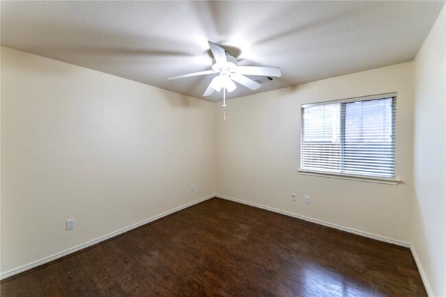 Building Photo - 1315 Lou Gehrig Ln