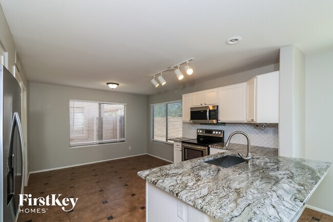 Building Photo - 8605 S 49th Dr