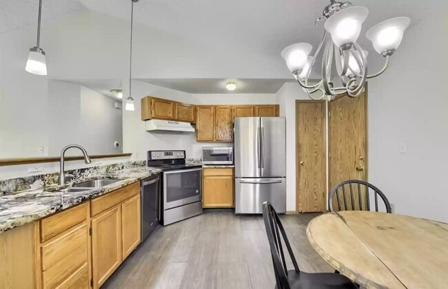 Building Photo - Spring Creek Meadows 3 Bed 2 Bath House wi...