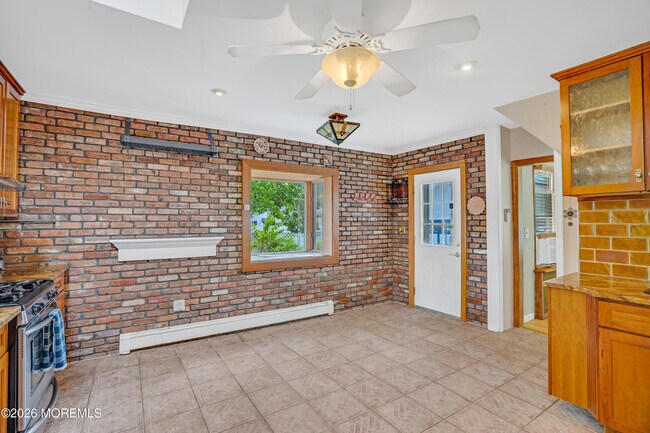 Building Photo - 1209 16th Ave