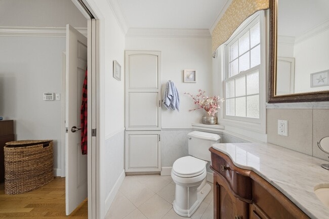 Building Photo - 1402 Trouville Ave