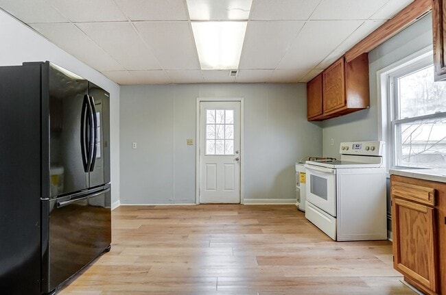 Building Photo - 29 N Main St