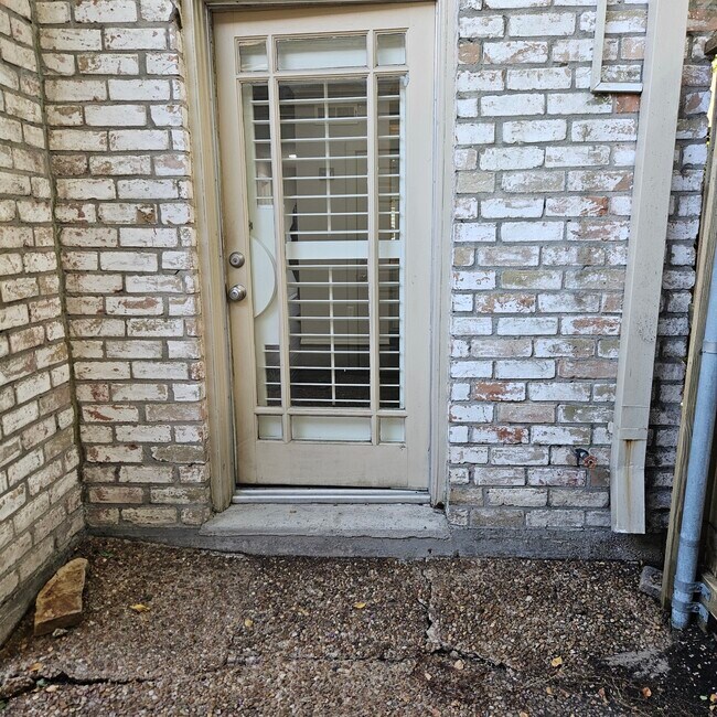 Building Photo - 712 Augusta Dr