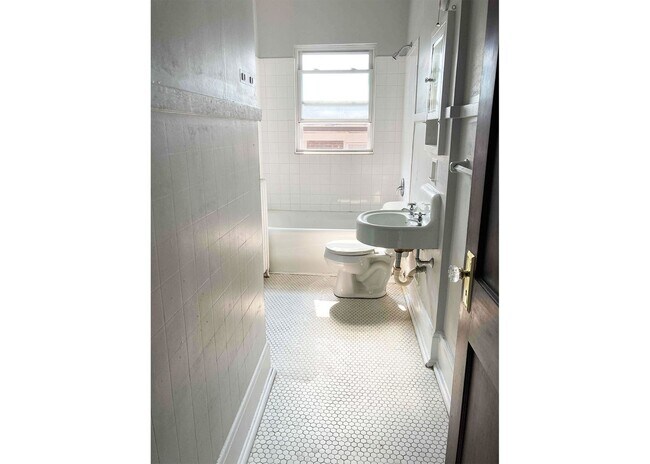 Building Photo - 315 Terrace Ave