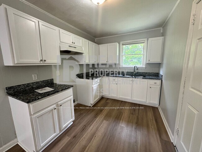 Building Photo - 3257 Ohara Dr S