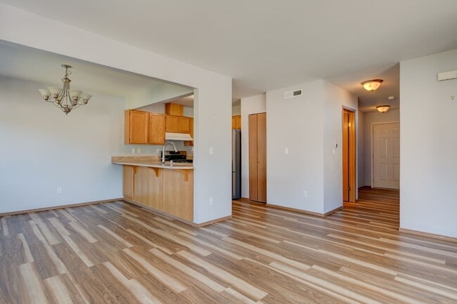 Building Photo - 972 NW Quarterdeck Loop