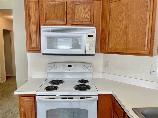 Building Photo - 1008 Rock Springs Dr