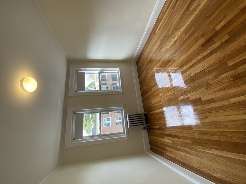 Building Photo - 8 Vinal St