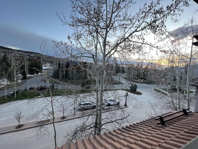 Building Photo - 113 Lost Creek Ln