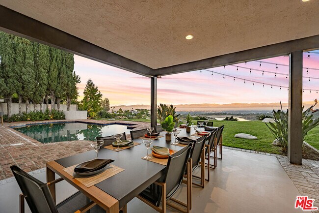 Building Photo - 3722 Alonzo Ave