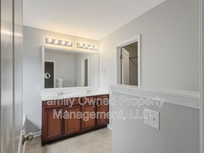 Building Photo - 266 Mayfield Dr