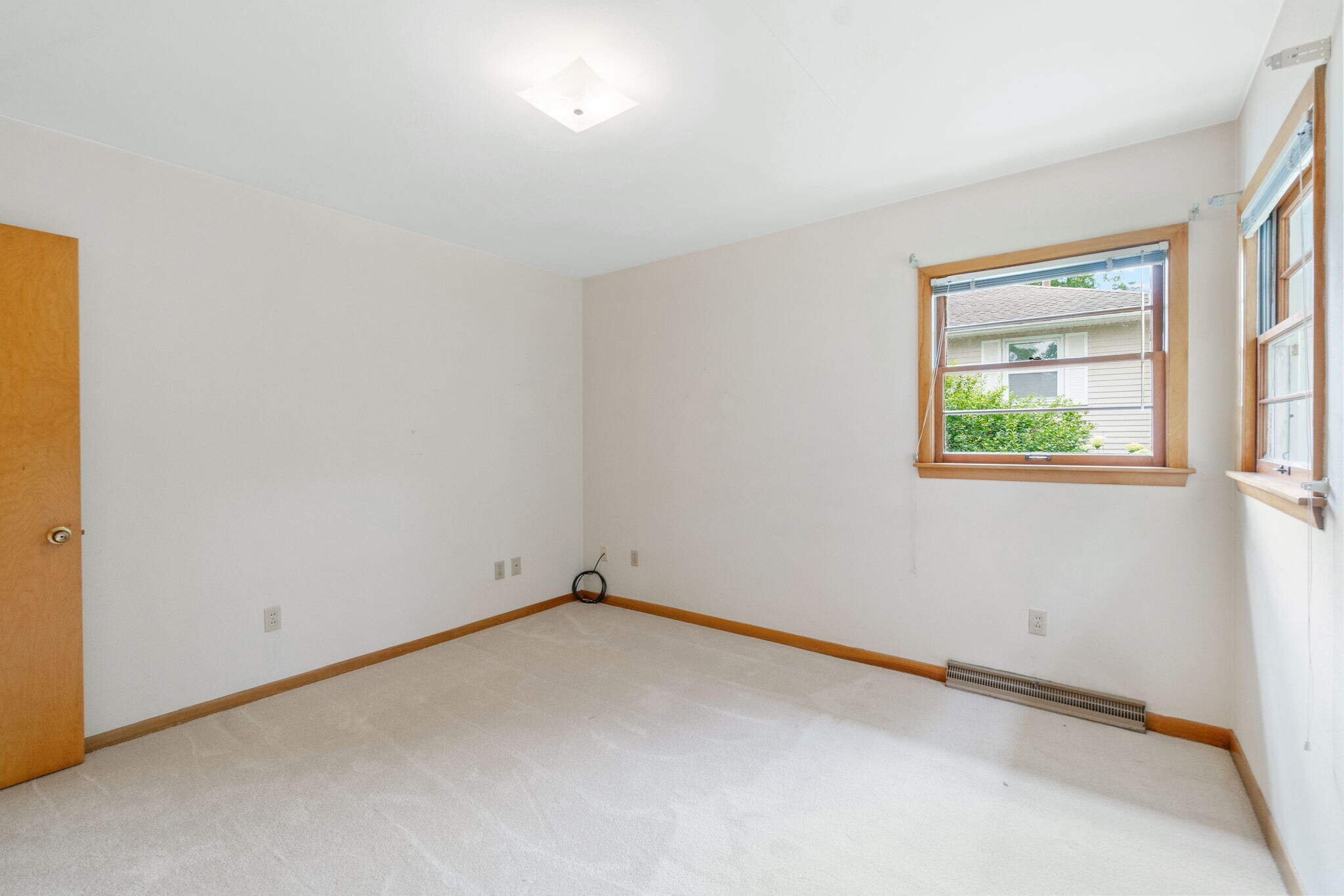 Building Photo - 1238 S Hill Dr