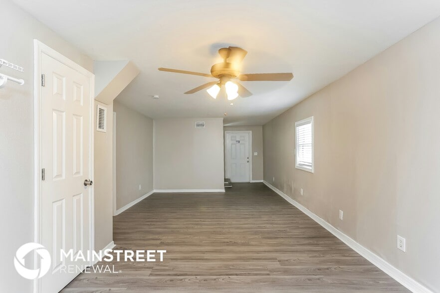 Building Photo - 4010 1st Ave S