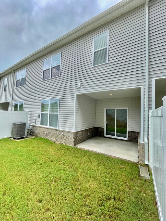 Building Photo - 1622 Manuka Ln