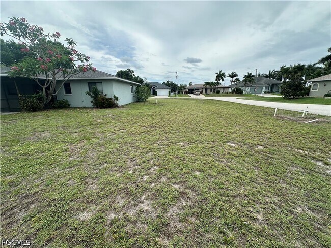 Building Photo - 3822 SW 5th Pl