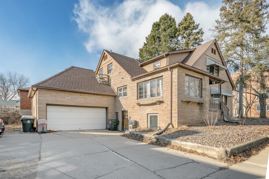 Building Photo - 302 S Brooks St