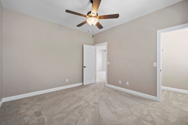 Building Photo - Stunning rental home in beautiful Ardrey Crest