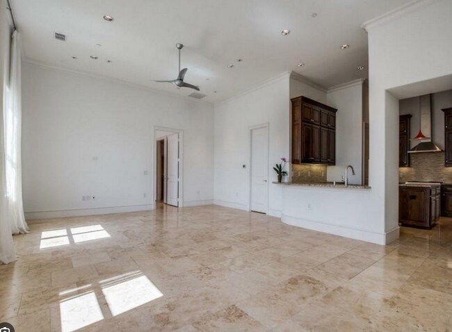 Building Photo - 6601 Mediterranean-2902