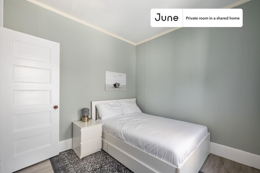 Primary Photo - Private bedroom in 4 bed/1 bath Home