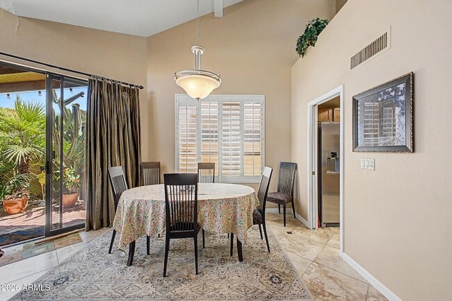 Building Photo - 4106 E Sunnyside Dr