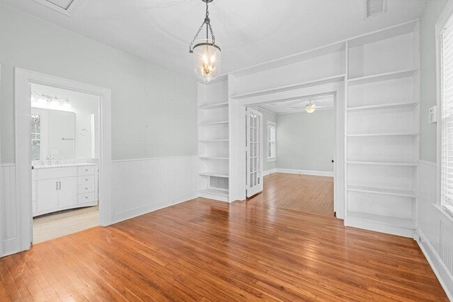 Building Photo - 351 N 8th St