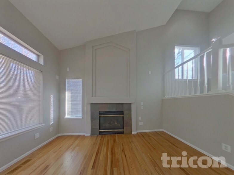 Building Photo - 301 Kingbird Cir