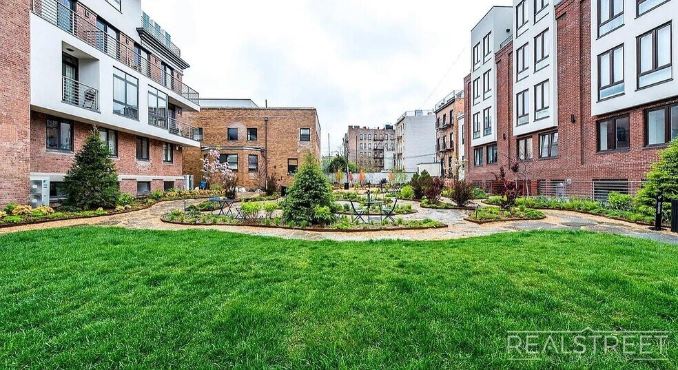Building Photo - Bright 2 Bed / 1 Bath Loft-Style Residence with Multiple Balconies & Premium Amenities