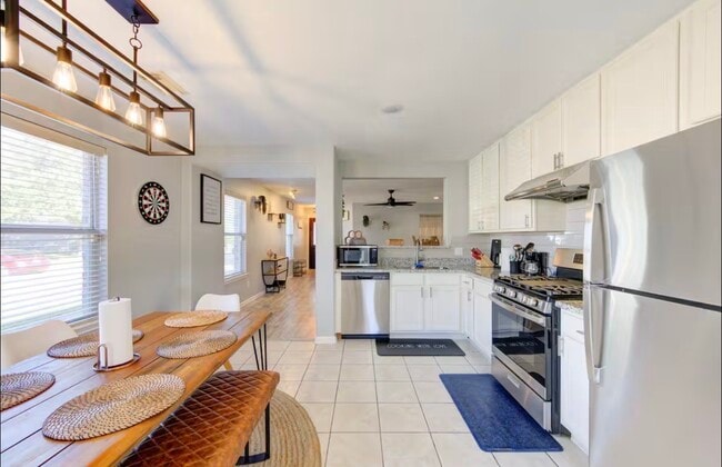 Building Photo - 13131 Dawn Hollow Ln