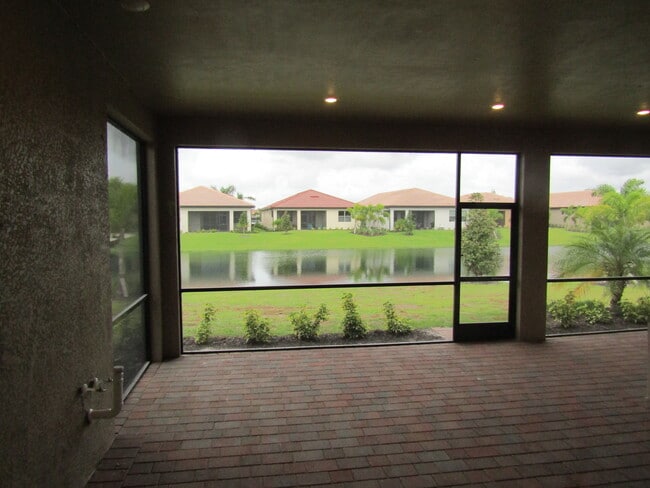 Building Photo - 608 Maraviya Blvd