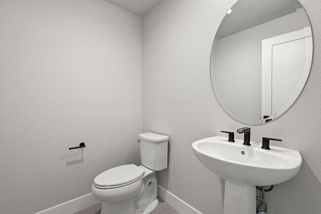 Building Photo - Stunning & Luxurious Brand-New Build in Ki...