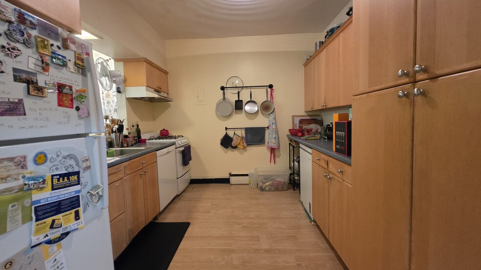 Building Photo - 184 Naples Rd
