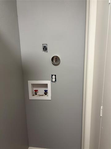 Building Photo - 1902 High Meadow Dr