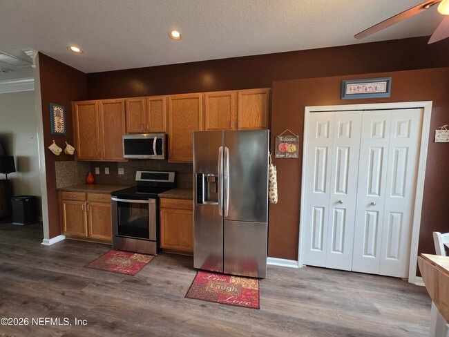 Building Photo - 86088 Meadowridge Ct