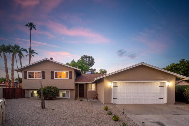 Building Photo - 5747 N 48th Ln