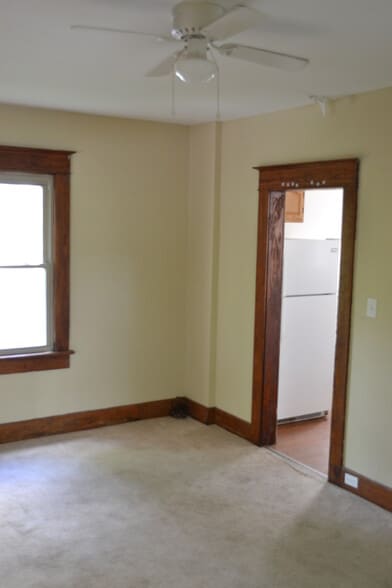 Building Photo - 2115 Hollister Ave